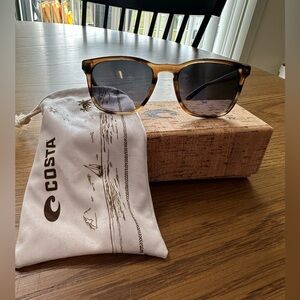 COSTA SULLIVAN SALT MARSH WITH GRAY GRADIENT POLARIZED LENSES. LIKE NEW